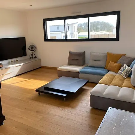Vakantiehuis Maison Recente Avec Piscine Tout Confort 30 Min Mer Idealement Situee La Roche-sur-Yon