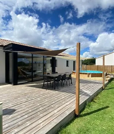 Maison Recente Avec Piscine Tout Confort 30 Min Mer Idealement Situee * La Roche-sur-Yon