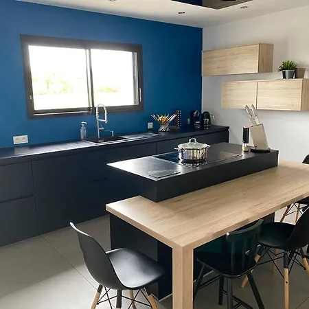 Maison Recente Avec Piscine Tout Confort 30 Min Mer Idealement Situee Vakantiehuis La Roche-sur-Yon