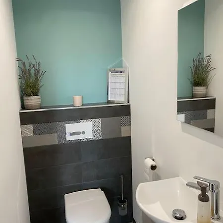 Maison Recente Avec Piscine Tout Confort 30 Min Mer Idealement Situee